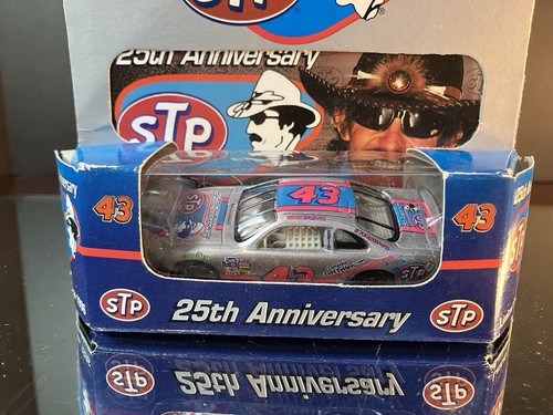Bobby Hamilton #43 STP 25th Anniversary 1996 Pontiac Grand Prix Silver Paint - Picture 2 of 2