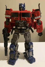 Hasbro Transformers Toys Studio Series 38 Voyager Class Transformers: Bumblebee