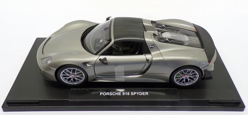 Welly 1/18 Scale Diecast 18051W - Porsche 918 Spyder Carbon Roof - Grey - Picture 4 of 5