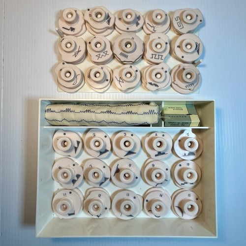 Vintage Sears Kenmore Pattern Cams in Original Container with 30 Cams Model 924 - Picture 3 of 15