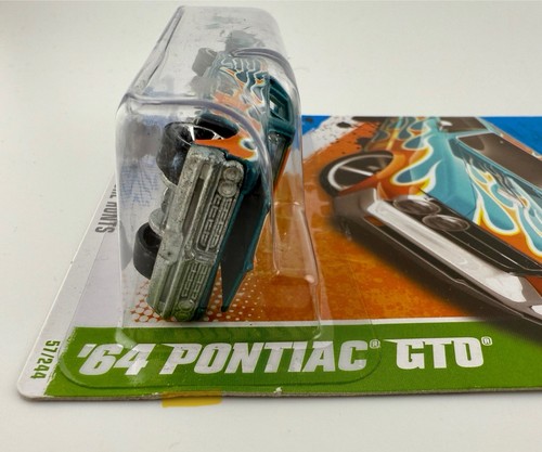 Hot Wheels Treasure Hunts '64 Pontiac GTO Limited Edition 2011 #(7 Of 15) - Picture 3 of 6