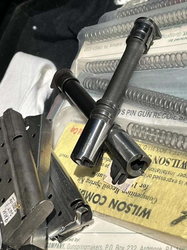 LOTE Colt 1911 COMPETITION 9MM 38SUPER Barriles Bujes Muelles Mags Pins + Foto 2 de 4