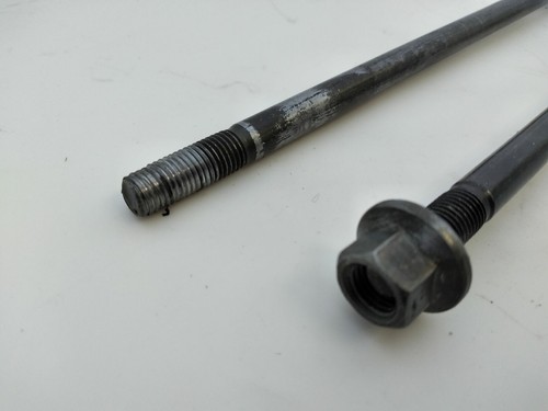 Yamaha YZF R6 1999 2002 Schrauben Bolzen - Bild 3 von 4