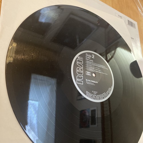 Elvis Presley Pot Luck German Vinyl LP mid 80’s pressing W/ Elvis 50th Sticker - Picture 10 of 11