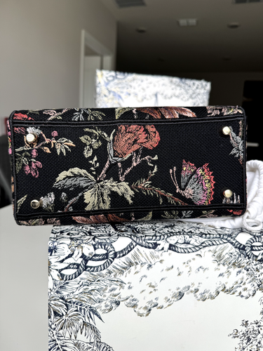 Christian Dior Floral Embroidered Canvas Medium Lady D-Lite Bag - AUTHENTIC - Picture 9 of 10