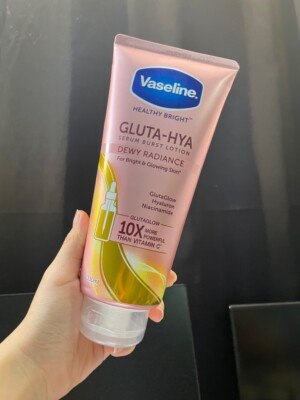 Vaseline GLUTA-HYA 300ml✖️4本　新品 4x Vaseline Healthy Bright Gluta-Hya Serum Dewy Radiance