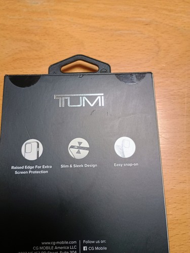 NEW in Box Tumi IPhone 16 Case Beige Black Designed in France MagSafe System - Zdjęcie 7 z 9