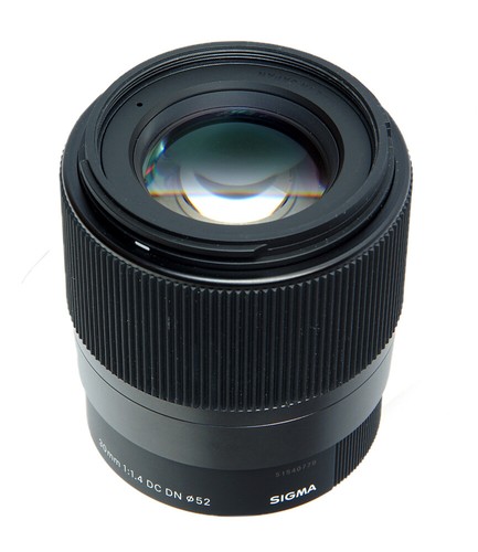 Sigma 30mm F/1.4 Dc Dn Contemporaneo Obiettivo per Micro Four Thirds - 7PC Set - Foto 2 di 2