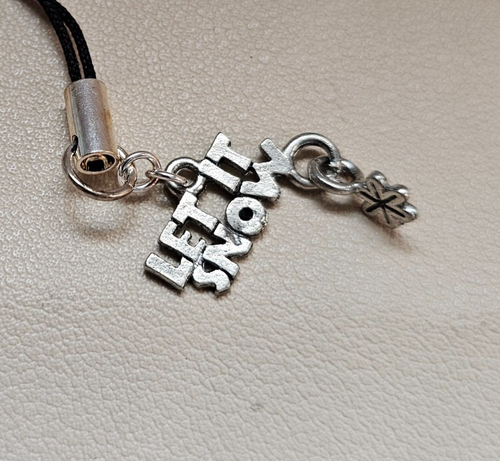 NWT Silver Tone Let it Snow Phone Charm