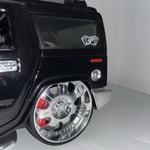 Hummer H2 SUV Black Diecast 1:18 Maisto Players 31050 - Picture 4 of 8