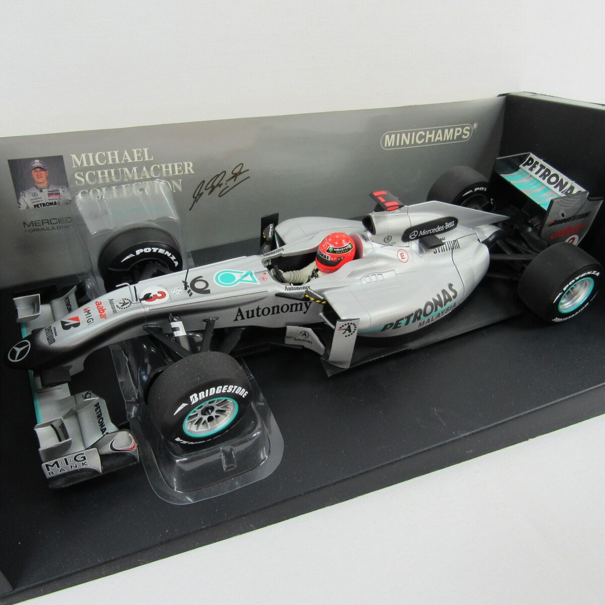 Michael Schumacher #3 Mercedes GP Petronas MGP W01 Minichamps 1:18 DieCast 2010 Michael Schumacher #3 Mercedes GP Petronas MGP W01 Minichamps 1:18 DieCast 2010