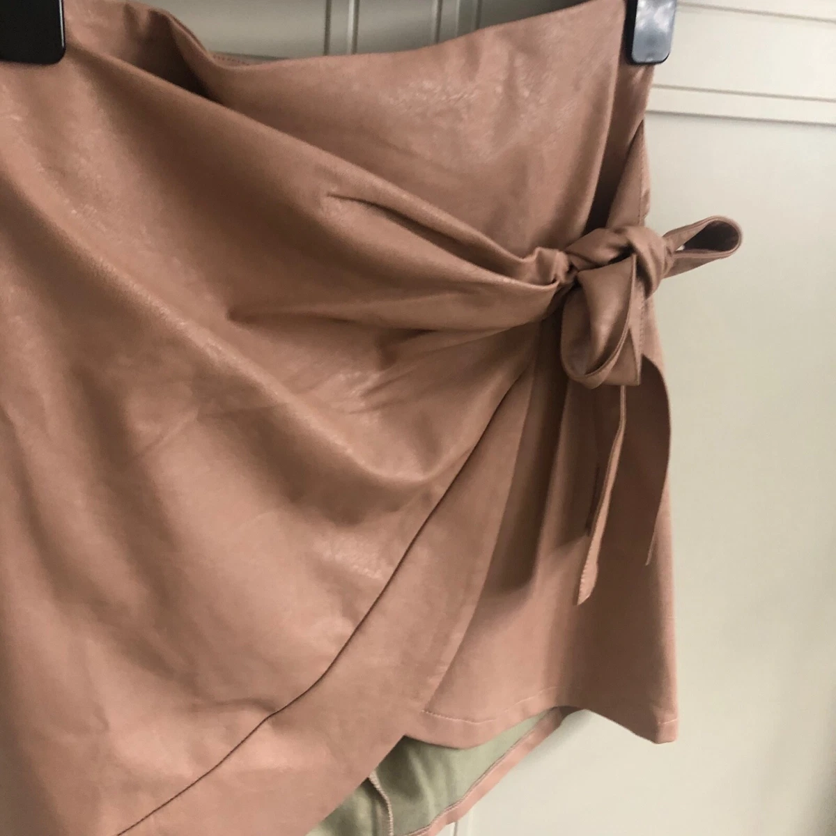 Rose pink top faux leather skirt