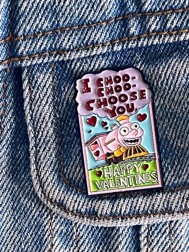 The Simpsons - I Choo Choo Choose You - Valentines Card - Enamel Pin / Badge  - Picture 1 of 5