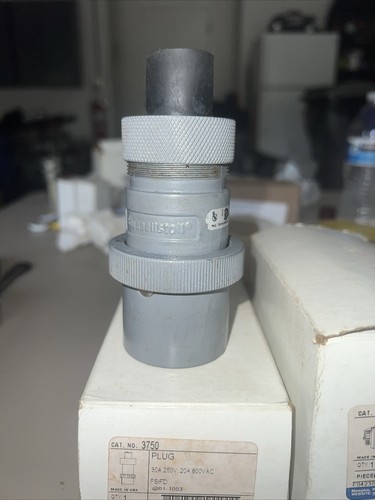 Thomas and Betts 3753 Female receptacle with 250V-20A 600V 2W & Male Plug 3750 - Picture 3 of 7