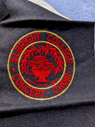 ALBRIGHT COLLEGE, Reading Pennsylvania - Vintage Concert Choir Fabric Seal Patch - Picture 3 of 3