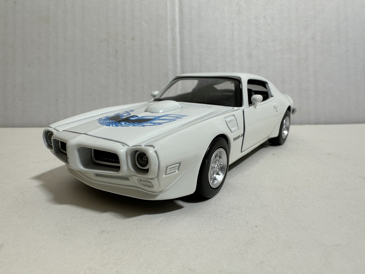 NEWRAY 1973 PONTIAC FIREBIRD TRANS AM WHITE 1:32 MODEL PULL
