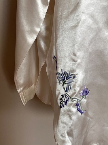 New! Lord & Taylor Women’s S Satin Pajama Sleepwear Top w/ Embroidered Flowers - Picture 9 of 13
