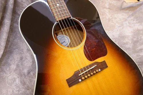 Gibson J-45 STANDARD Acoustic Guitar
