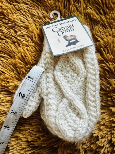 Merino Handknit Carraig Donn an Irish Heritage Child’s Mitten Wool Ireland New - Picture 6 of 6