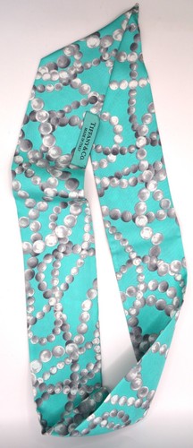 Tiffany & Co. Hecho en Italia, Bufanda Cinta Seda, Azul Tiffany/Perla - 34" - con CAJA - Imagen 12 de 14