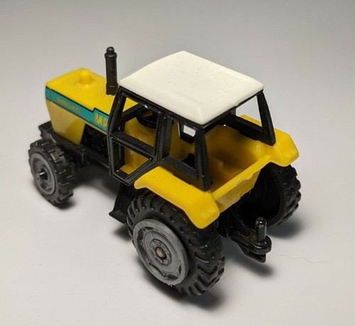 YatMing Road Tough Farm Tractor Yellow MP 68040 w/Spray Tank Trailer HO Diecast - Picture 3 of 12