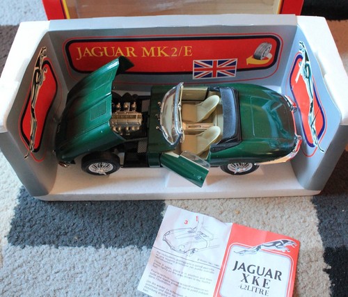 Polistil JAGUAR XKE 4,2 LITRI pressofuso 11"" AUTO Scala in scatola 1:16 VERDE SCURO E-Type - Foto 5 di 11