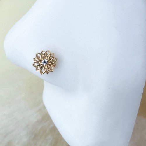 Titanium Silver / Gold Filigree Flower Threadless Labret. 20G, 18G, 16G, or 14G. - Picture 5 of 6