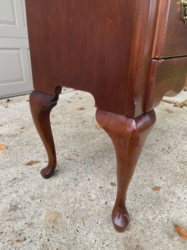 Beautiful Queen Anne Style Cherry Highboy Chest of Drawers, Late 20th Century - Picture 24 of 24