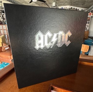 AC/DC CD 16枚セット Ac Dc 17 Album Box Set by Ac/dc (2002-12-16) - Amazon.com Music