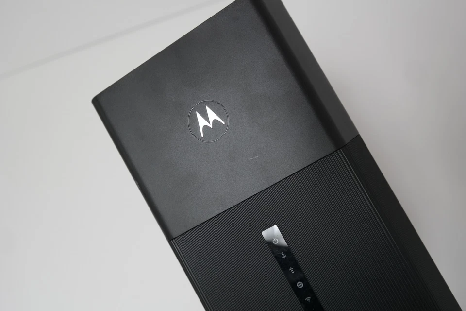 Cable módem y router inalámbrico Motorola MT8733 Foto 4 de 4