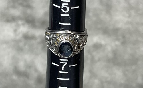 1980’s Mussle Man High School Class Ring Gold lance Trillium With Blue Stone - Picture 5 of 9