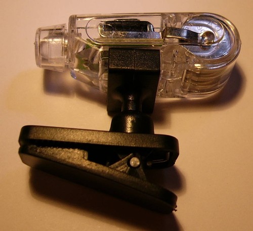 Clip On White LED Light with Swivel - Batteries AG10 Included - SE FL3404B - Picture 1 of 5