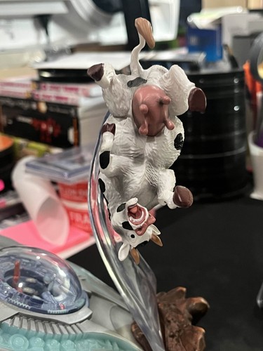 Destroy All Humans! Crypto Cow Collectible Figure - Picture 5 of 7