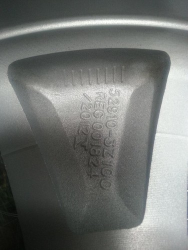 Llanta de aluminio Hyundai i40 i40 CW 16" original 529103Z100 4 piezas 1xnueva 3xKr. (454) - Imagen 4 de 10