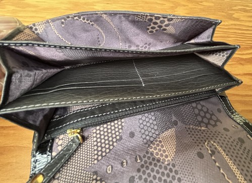 Ted Baker women's studded, gusseted genuine leather clutch wallet. Black - 第 12/13 張圖片