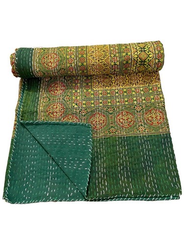 Vtg Cottagecore ajark print Shabby Chic Quilts Grandma gift decor Boho Bedspread - Picture 3 of 3