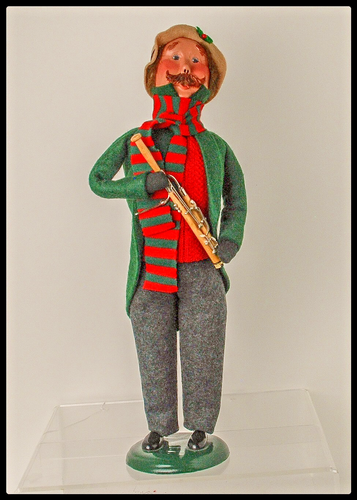 BYERS CHOICE CAROLER MAN WITH OBOE | 2006 | USED | SIGNED | Excellent - Picture 2 of 6