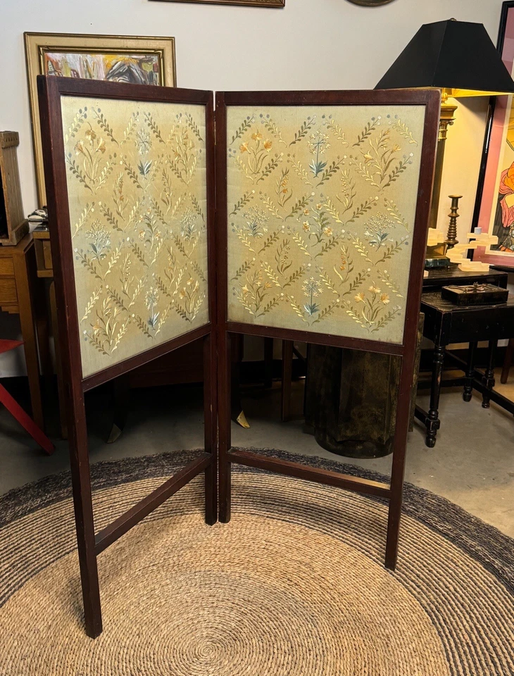 Antigua pantalla de privacidad victoriana bordada de seda Foto 4 de 4