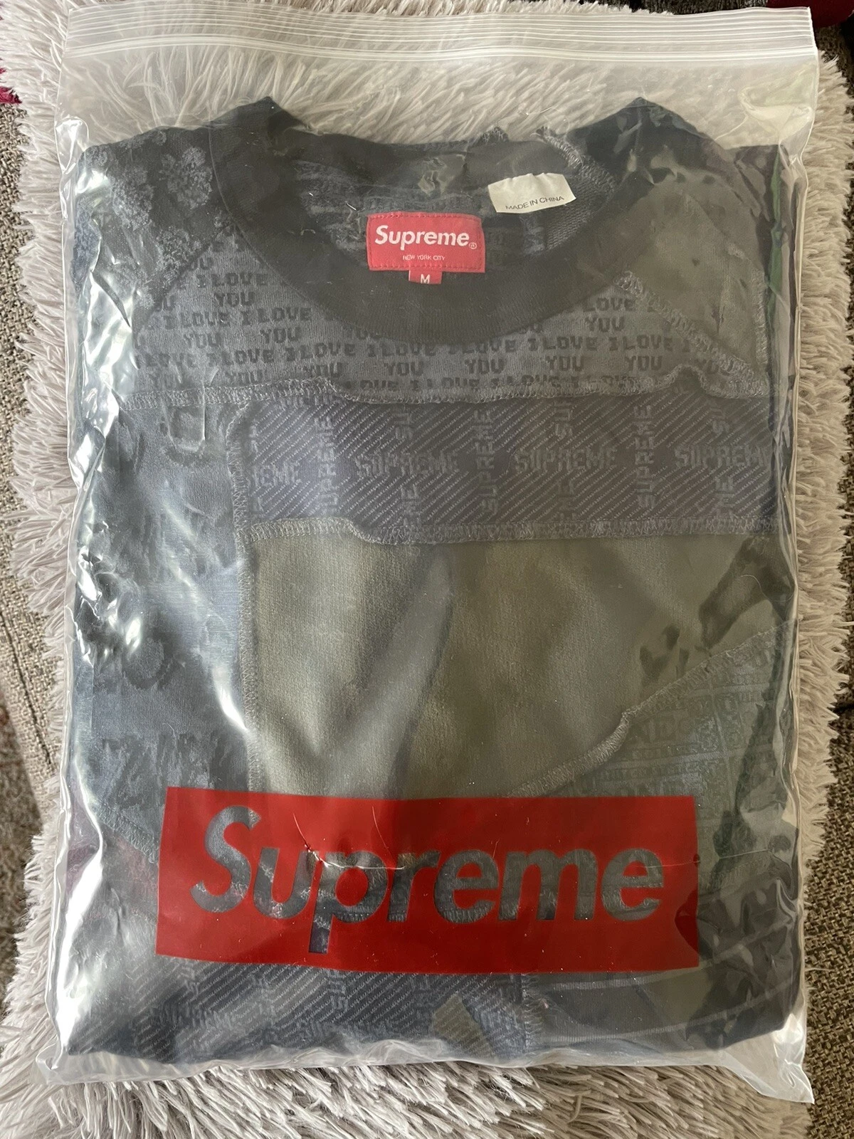 Maglione camicia Supreme Schizo Jacquard patchwork L S scatola logo maglietta SS23 in mano