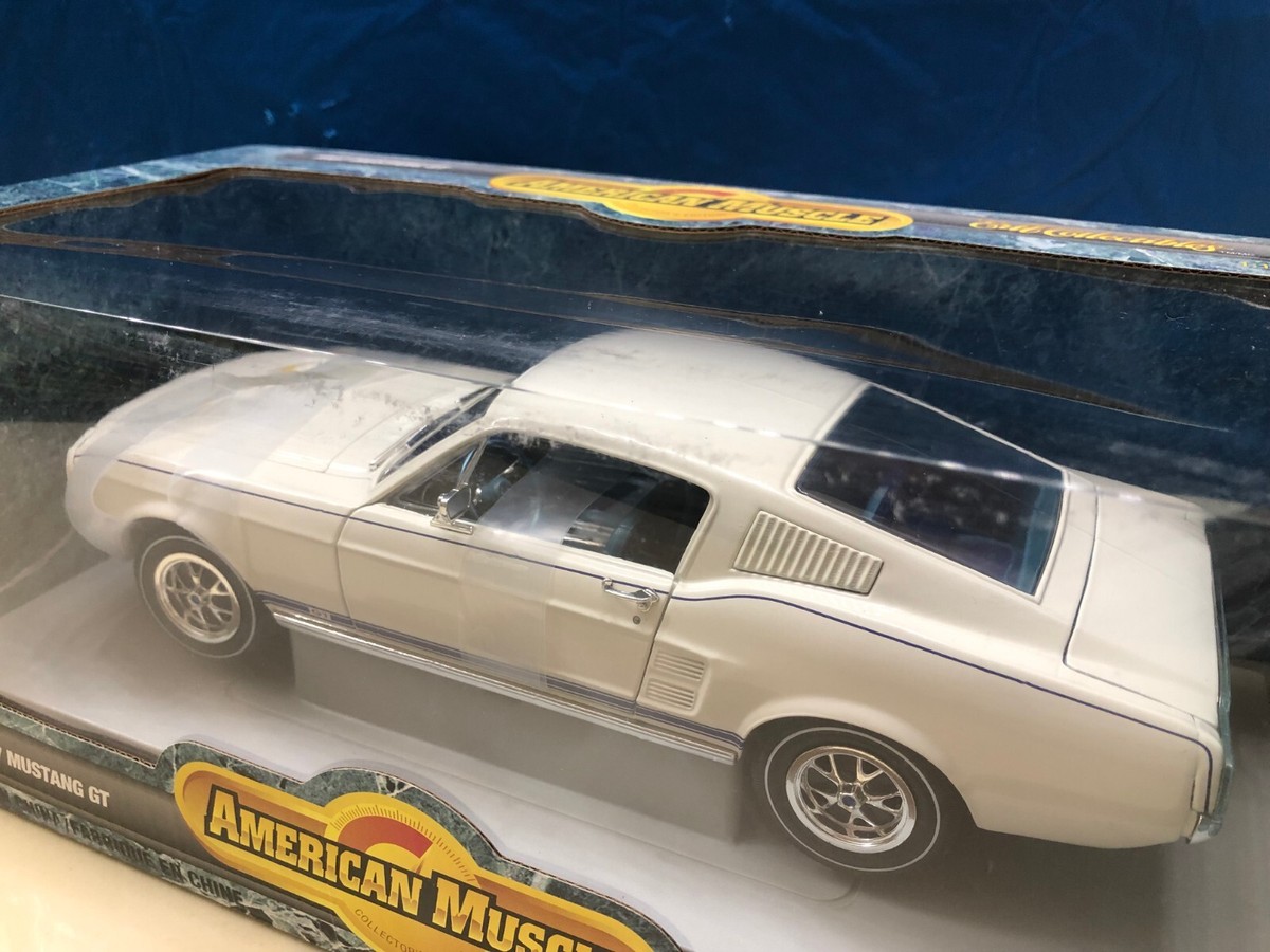 1967 MUSTANG GT WIMBLEDON WHITE ERTL 1/18 AMERICAN MUSCLE LIMITED