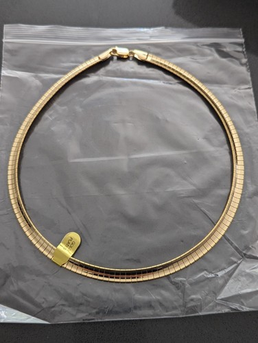Fashion Jewelry Gold Tone Necklace Flat 18" Long Beautiful - Picture 2 of 3