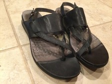 SOFTWALK WOMENS "TELLER" BLACK LEATHER SANDAL SIZE 10 N DISCONTINUED STYLE