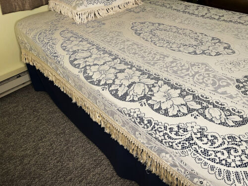Somerset Rose Ivory Twin Fringe Lace Coverlet 70" x 94" Cotton Blend Bedspread - Picture 3 of 14