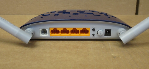TP-Link TD-W8960N 4-port Switch External Wireless Router With AC Adapter - Picture 3 of 4