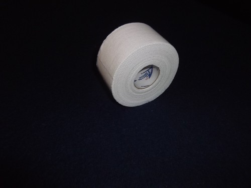 WHITE CLOTH BOXING TAPE  12  ROLLS   2"x15yds.   COSMETIC SECONDS - Afbeelding 1 van 1