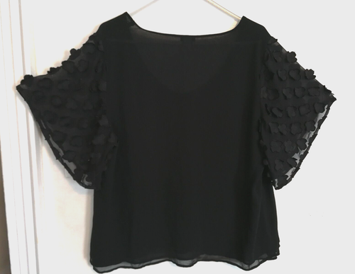 Torrid Womens Blouse 1 Plus 1X Black Floral Sheer Short Sleeve Office Artsy Boho - Picture 2 of 4