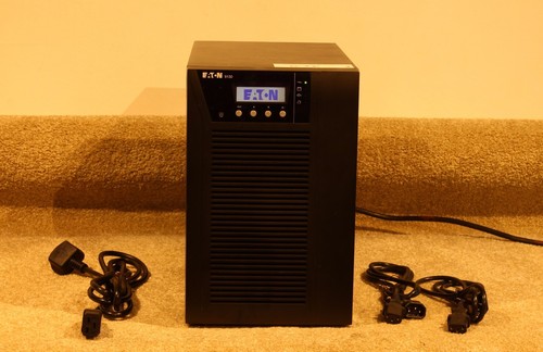 Eaton 9130 3000VA Tower UPS - nuovo in scatola - batterie nuove - 12 mesi di garanzia RTB - Foto 3 di 8