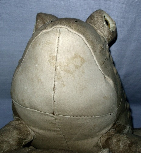 Charleen Kinser Tom's Toad 1981 firmato #166 rana in pelle 13" x 10" artista USA - Foto 7 di 11