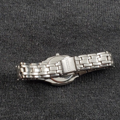 CITIZEN ECO-DRIVE E011-S049601 SUNBURST SILBER QUARZ DAMEN UHR  - Bild 6 von 10