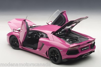 LAMBORGHINI AVENTADOR COUPE LP700-4 PINK 1:18 by AUTOART #74660